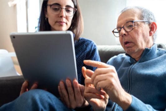 Assessoria digital per a persones grans